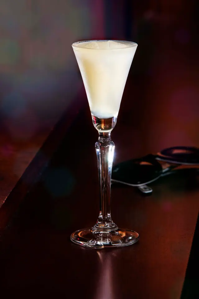 BlackTail NYC bar cocktail program, hospitality photography hero frame