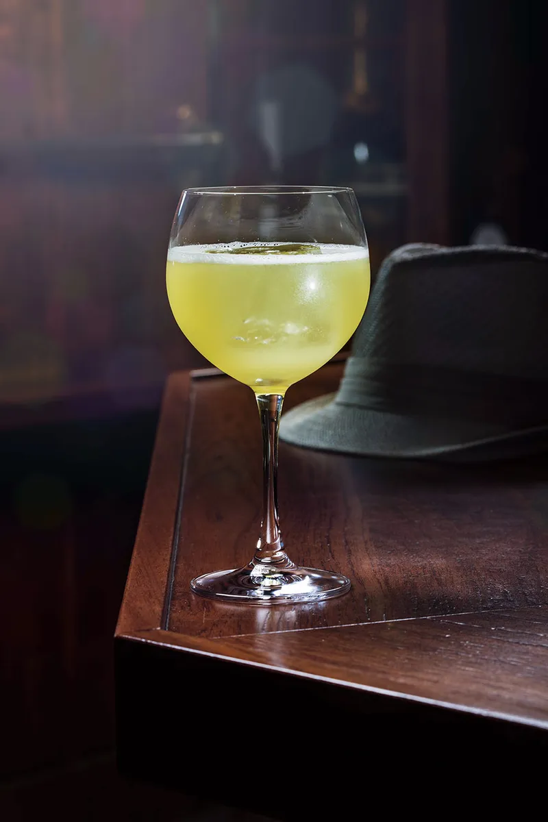 Chicago cocktail campaign frame, commercial drinks photography